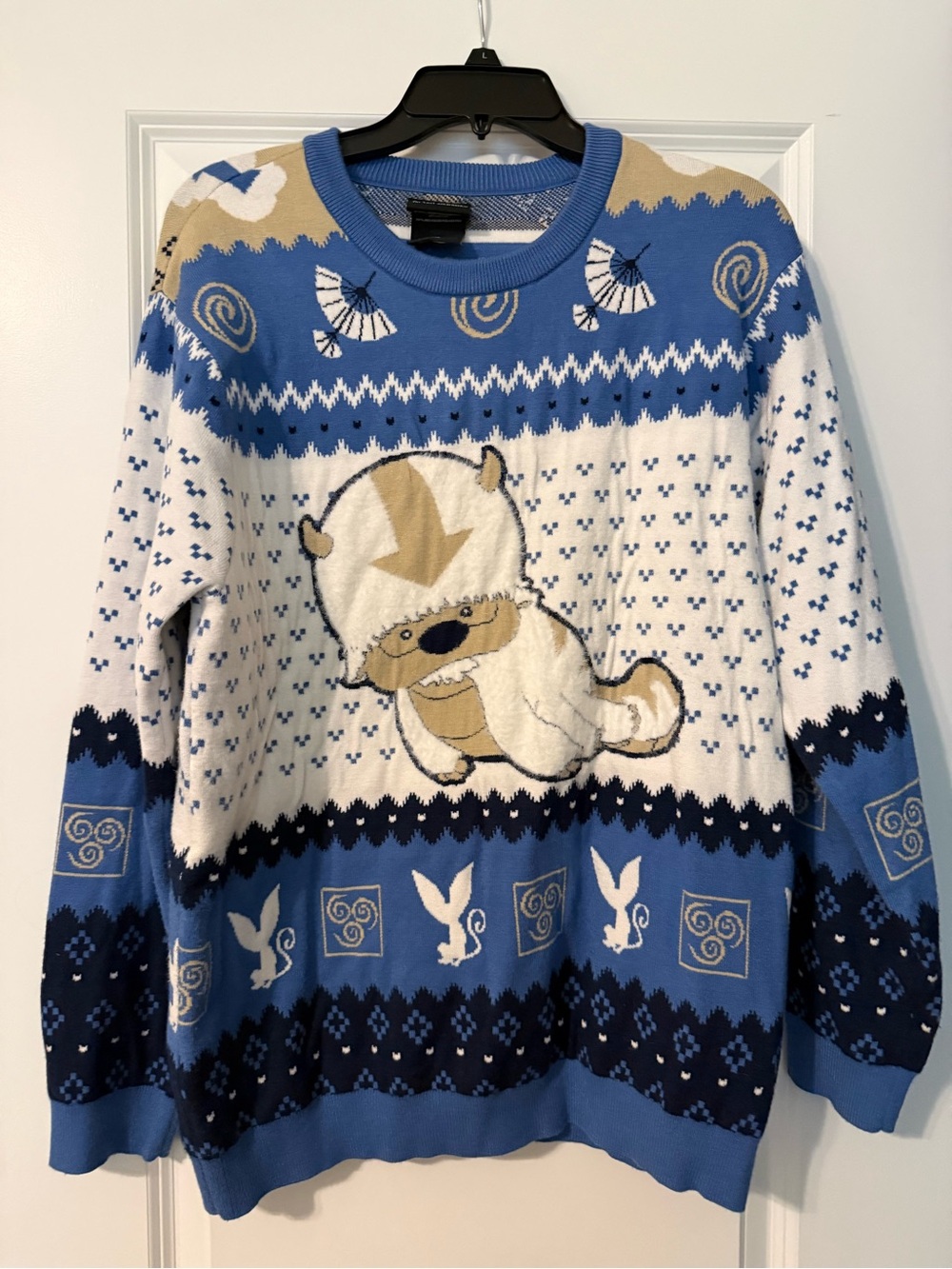 Nickelodeon Blue, White & Tan Avatar-Inspired Men's Crewneck Sweater